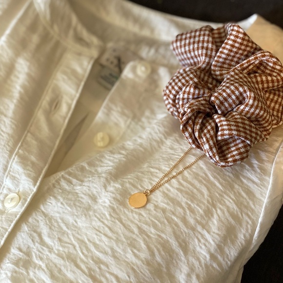 Cream white blouse button top - Picture 8 of 9